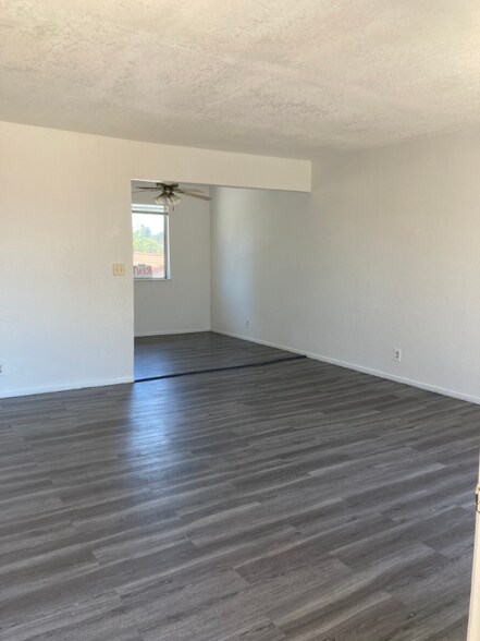 Building Photo - 1518 Moorpark Ave