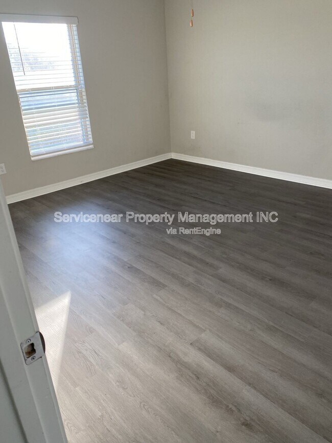 Building Photo - 13611 Wild Ginger St