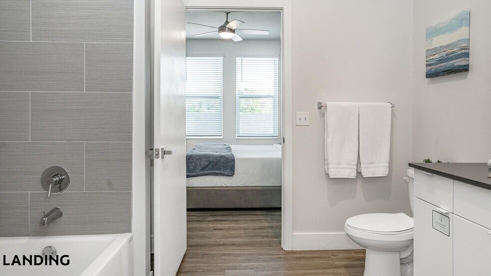 Building Photo - 4950 W Prescott St