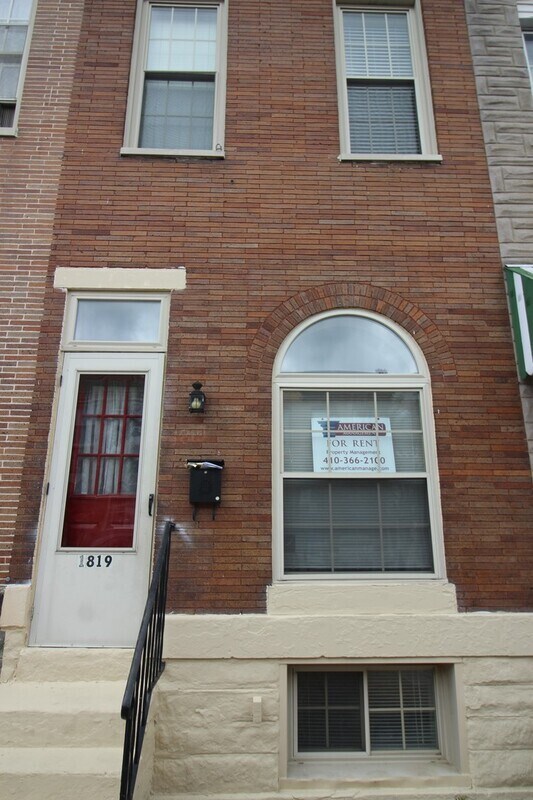 Building Photo - 1819 Jackson St