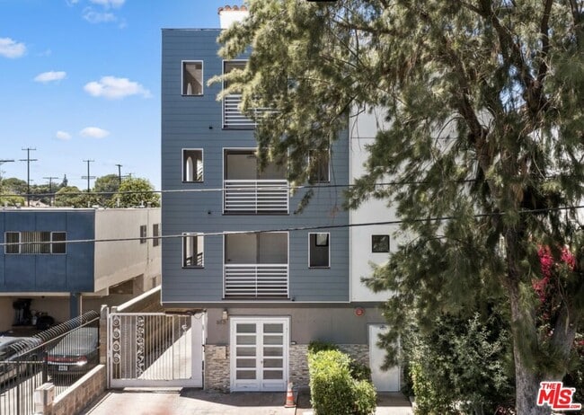 Building Photo - 6815 Baird Ave