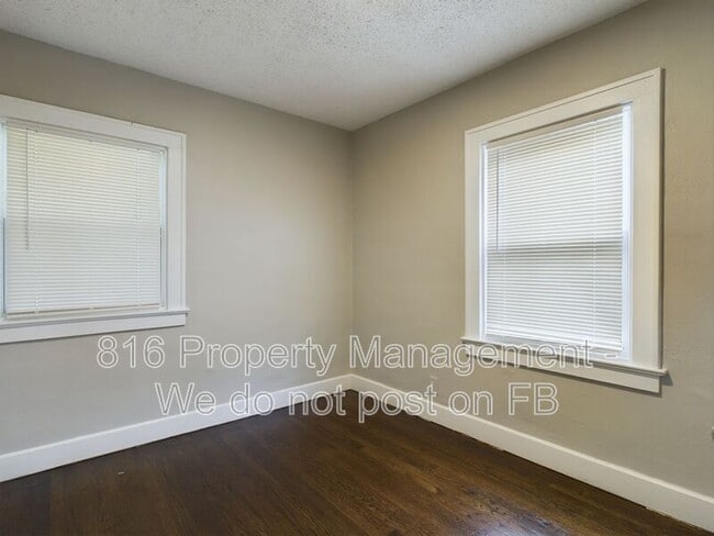 Building Photo - 3032 Elmwood Ave