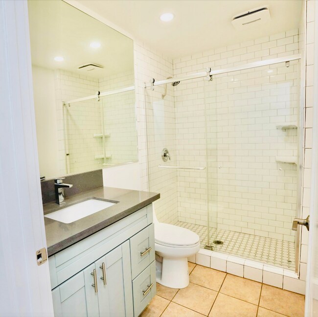 Building Photo - 1551 Broadway