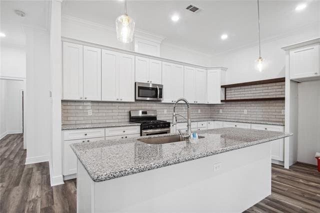 Building Photo - 424 Cougar Dr