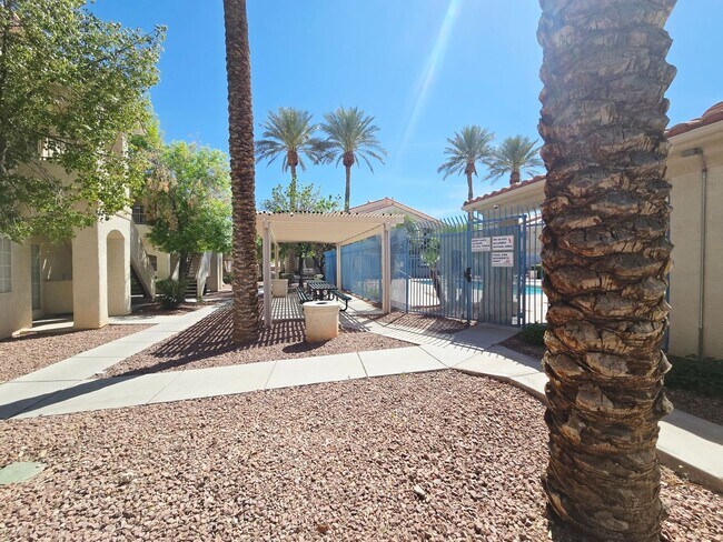 Building Photo - Gated Community Comfort – 2 Bed, 2 Bath Beauty