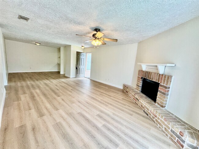 Building Photo - 10555 Turtlewood Ct