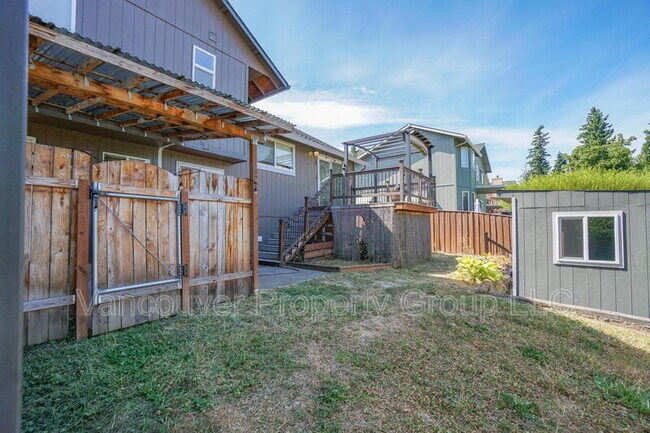 Building Photo - 5611 NE 48th Ave