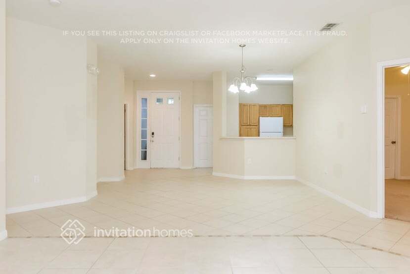 Building Photo - 1934 Magical Ln