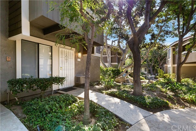 Building Photo - 21 Streamwood-