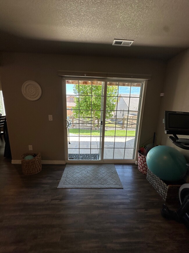 Building Photo - 8075 Cinnamon Ct