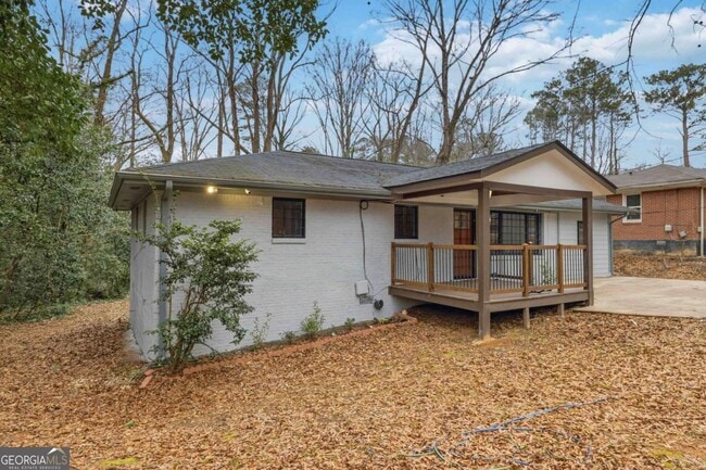 Building Photo - 2953 Meadowview Dr SE