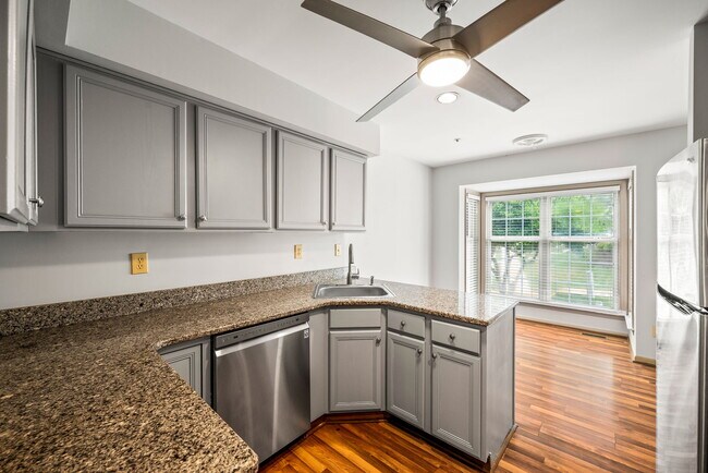 Building Photo - 445 Hartford Sq