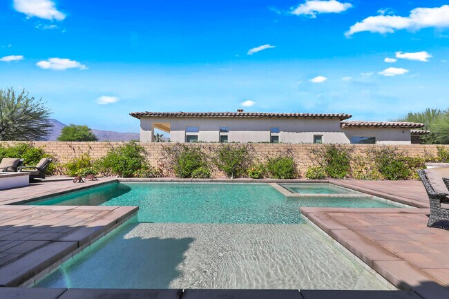 Building Photo - 81695-695 Thunder Gulch Way
