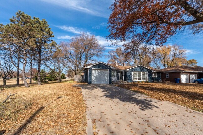 Building Photo - 6002 E 8th St N