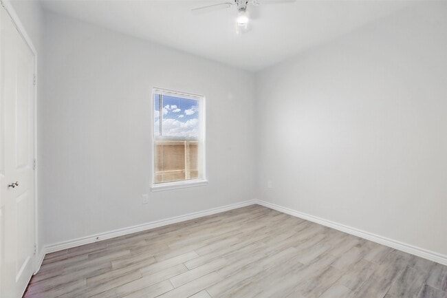 Building Photo - 16884 Kempwood