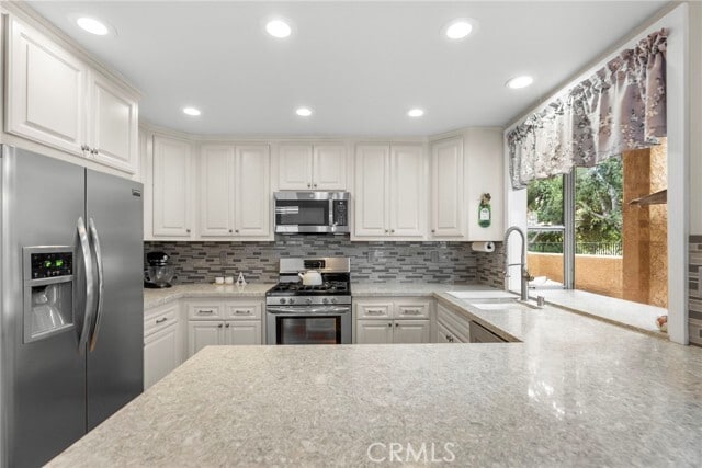 Building Photo - 24013 Arroyo Park Dr