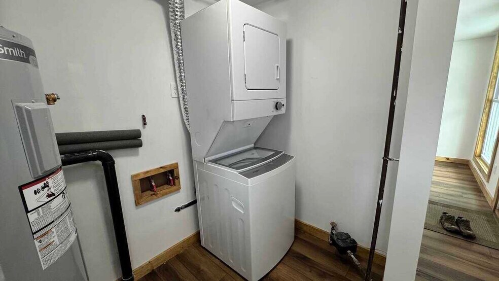 Building Photo - 21 1st Ave