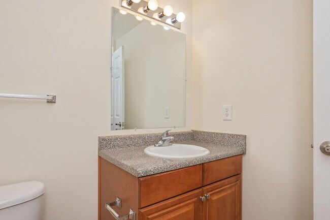 Building Photo - 535 Wingspan Way
