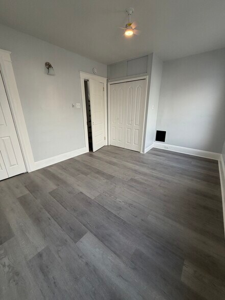 Building Photo - 644 E Madison St