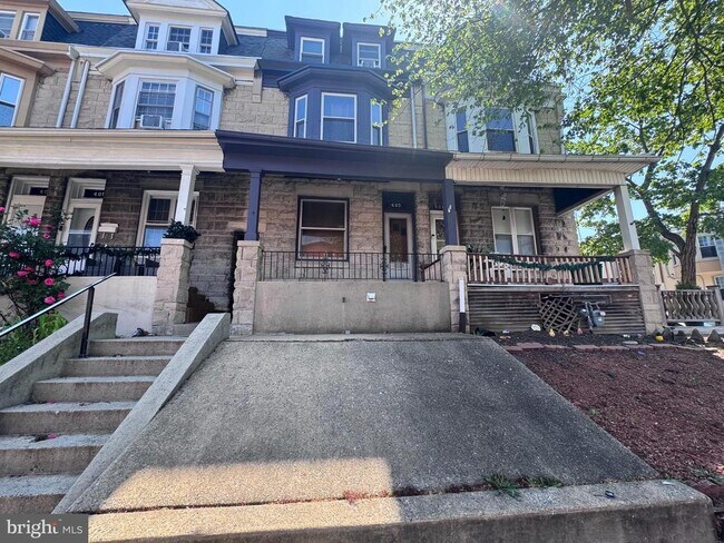 Building Photo - 403 N 12th St