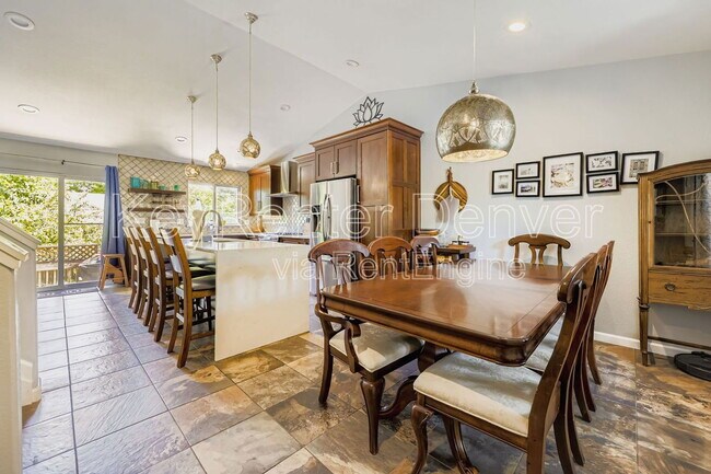 Building Photo - 12295 Crabapple St