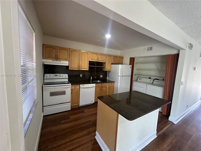 Building Photo - 3033 NW 68th St