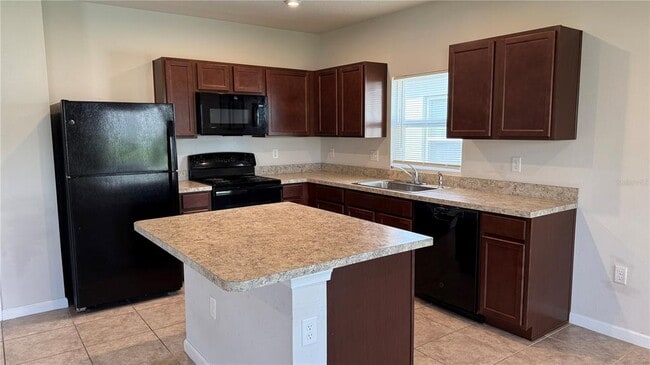 Building Photo - 1481 Haines Dr