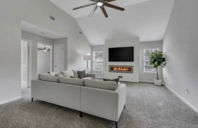 Building Photo - 1 Sunny Ct