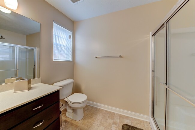 Building Photo - 613 Ivy Ridge Dr