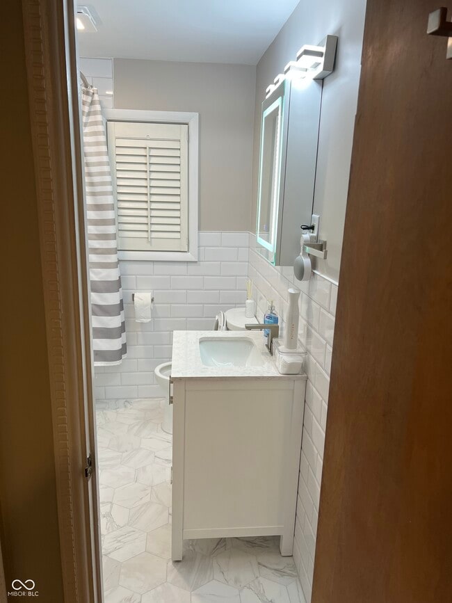 Building Photo - 1240 N Irvington Ave