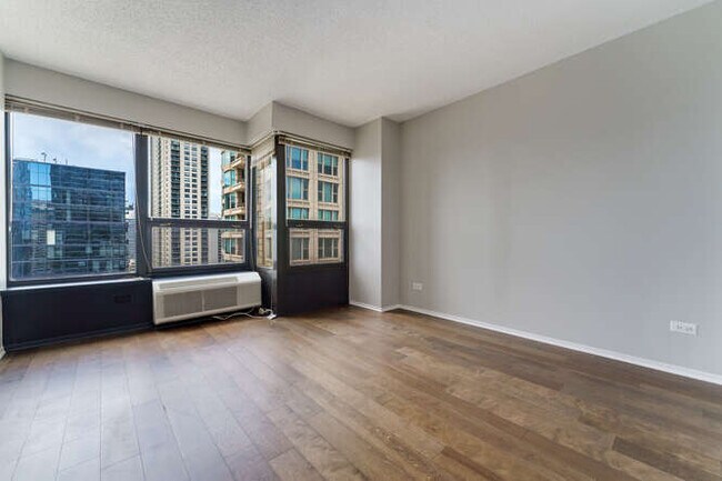 Building Photo - 30 E Huron St