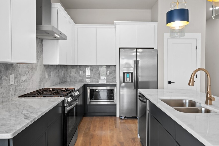 Building Photo - 2521 W Heiman St