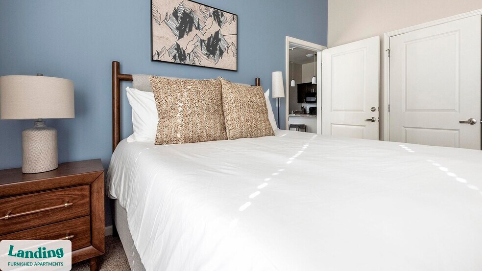 Building Photo - 4050 W Pine Blvd