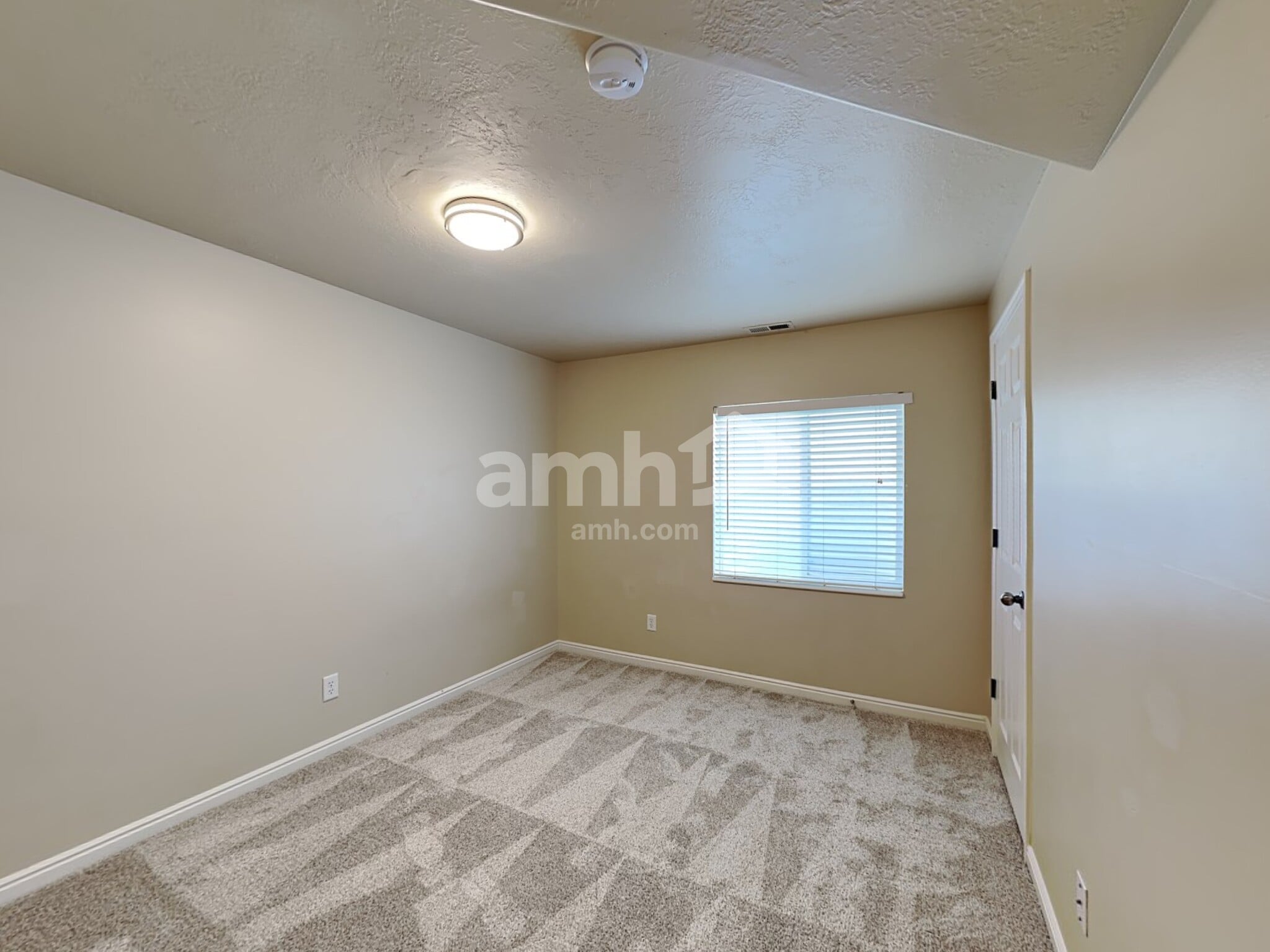 Building Photo - 2313 E 1450 S