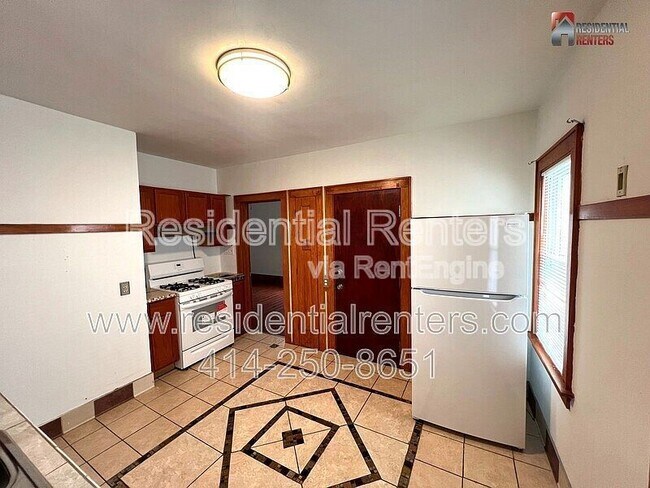 Building Photo - 2728 N 47th St