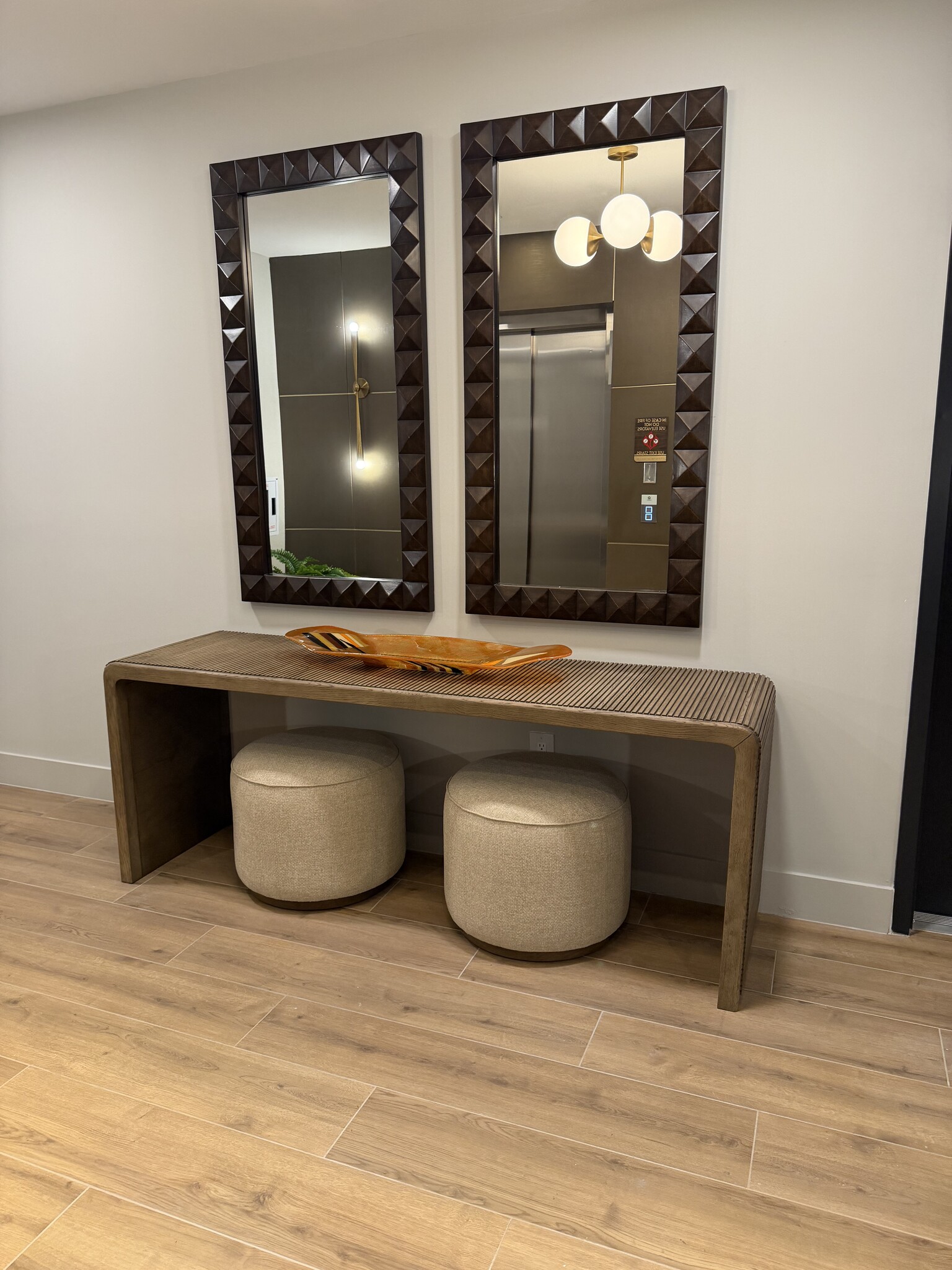 Building Photo - 1541 Van Buren St