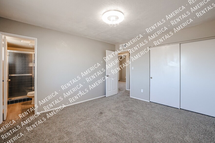 Building Photo - 1453 W Tonopah Dr