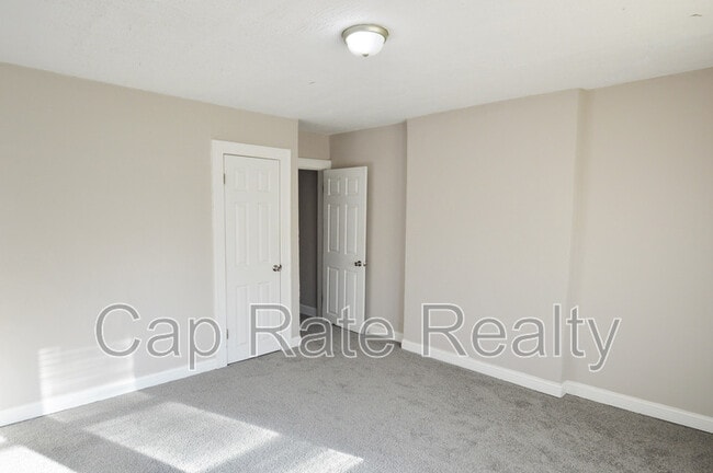 Building Photo - 616 S Ogden Ave