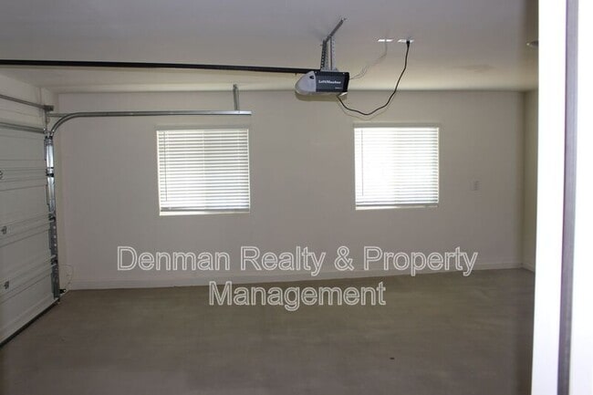 Building Photo - 1552 E Inouye Dr