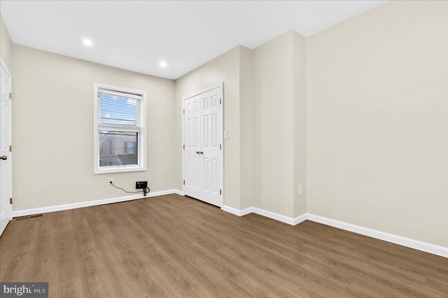 Building Photo - 38 Bloomsbury Ave