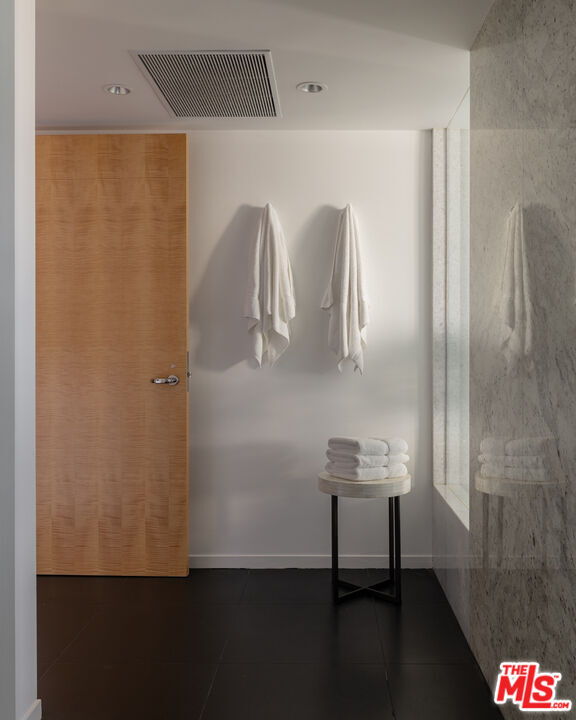 Building Photo - 10800 Wilshire Blvd