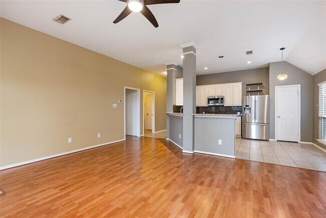 Building Photo - 21506 Willow Glade Dr
