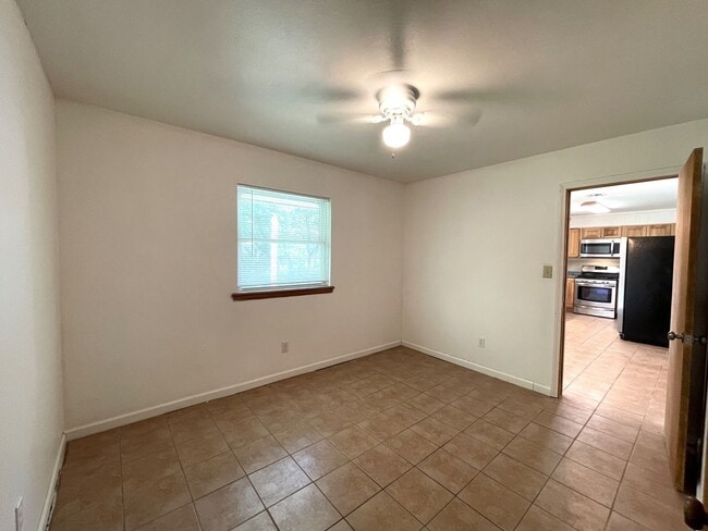 Building Photo - 1817 Hardy Dr