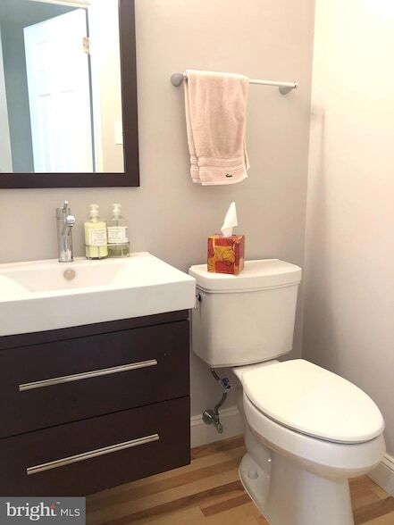 Building Photo - 5 Algonquin Ct