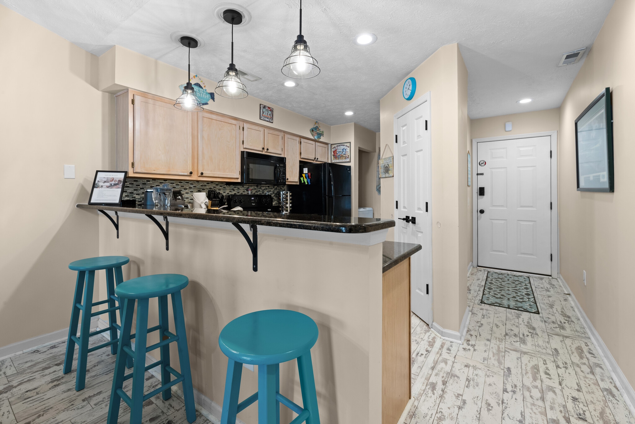Building Photo - 557 White River Dr