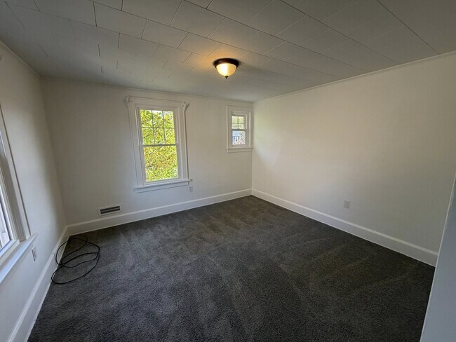 Building Photo - 2657 Dresden Rd