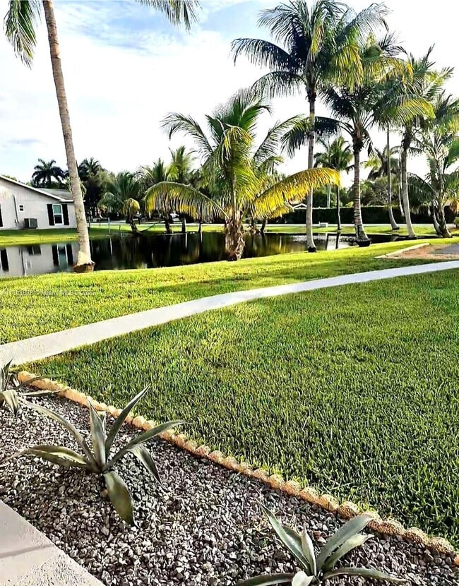 Building Photo - 4725 SW 109th Terrace