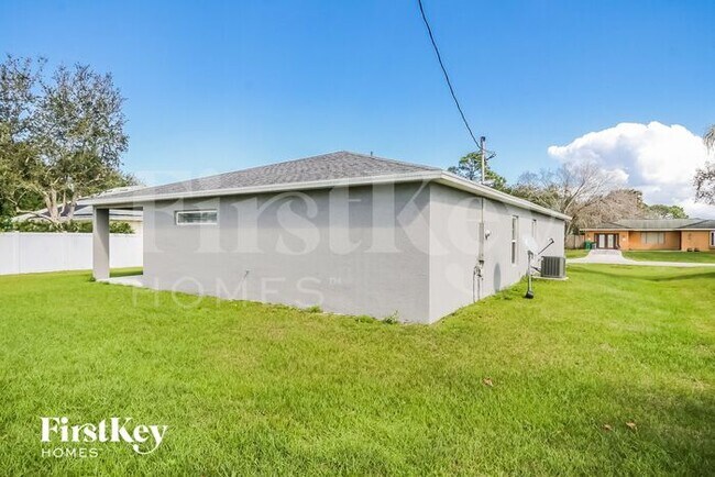 Building Photo - 2568 SW Deckard St