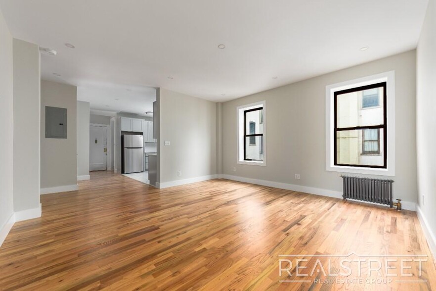 Primary Photo - Prosepct Heights Brand new 3 Bedroom 2 Bat...