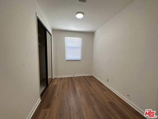 Building Photo - 4608 Saloma Ave